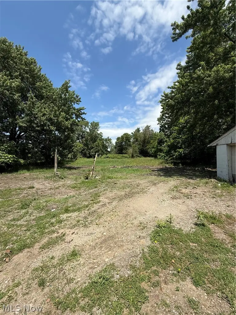 201 15th Se Street, Canton, OH 44707 - #3