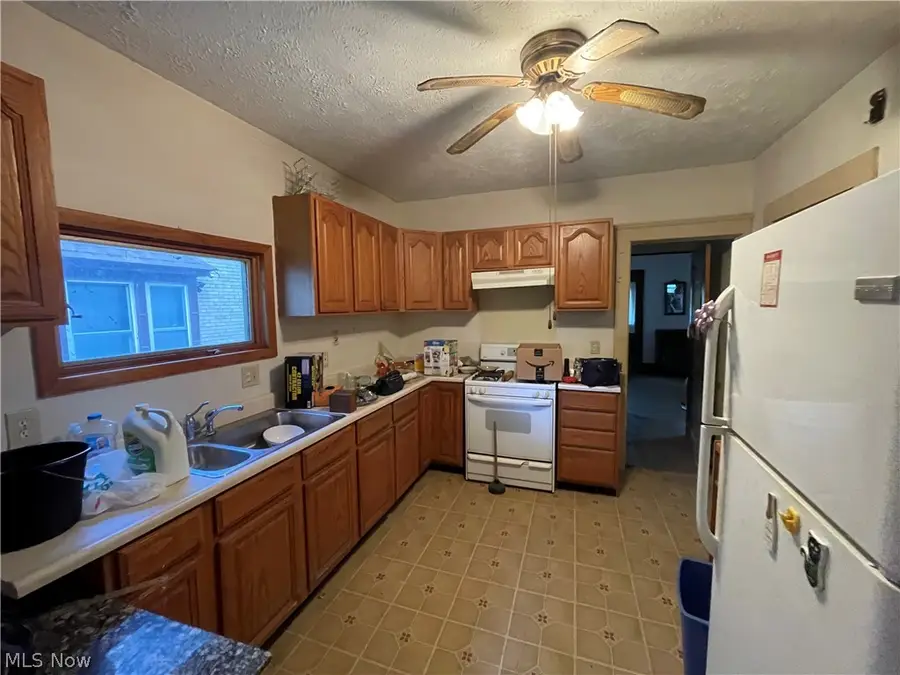 3618 Daisy Avenue, Cleveland, OH 44109 - #2