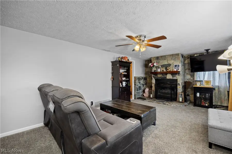 845 Mansfield Street, Sheffield Lake, OH 44054 - #2