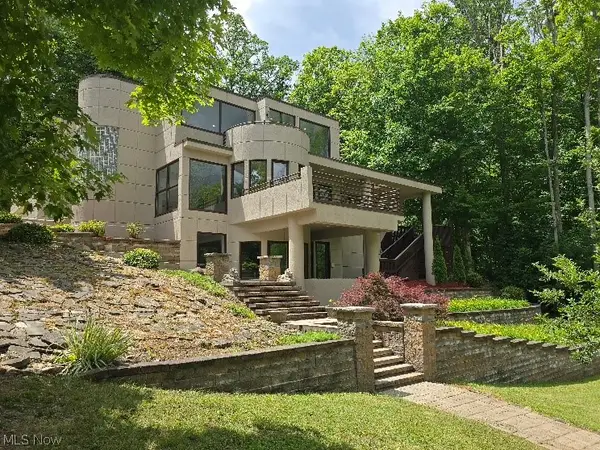 13601 Royalton Road, Strongsville, OH 44136