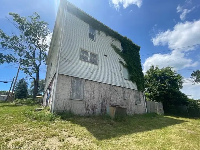 109 E North Street, Cadiz, OH 43907 - #2