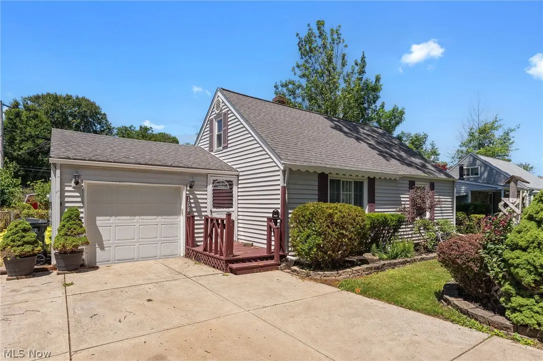 154 Fairfield Road, Avon Lake, OH 44012 - #1