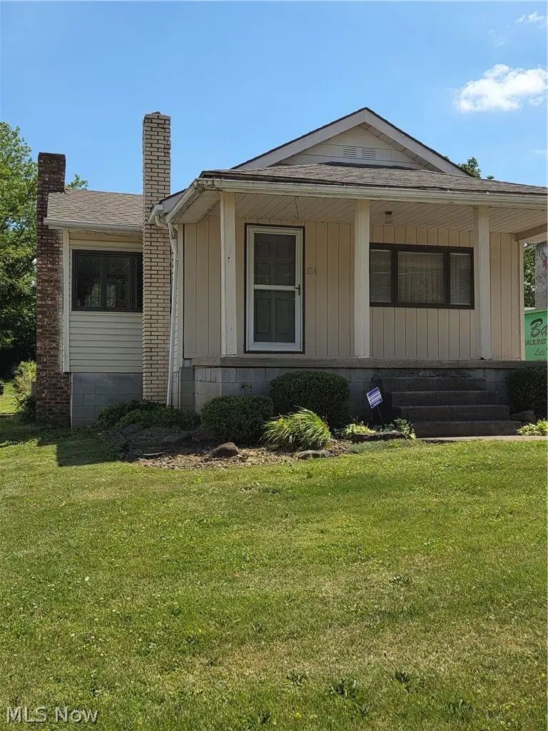 636 Lincoln Avenue, Struthers, OH 44471 - #2