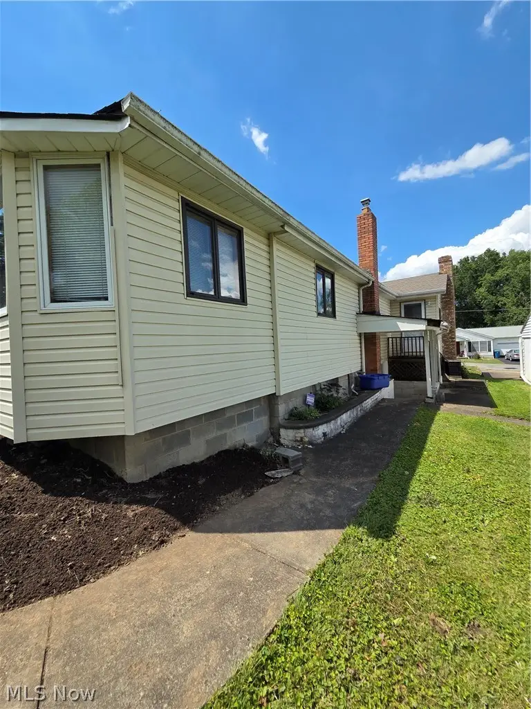 636 Lincoln Avenue, Struthers, OH 44471 - #3