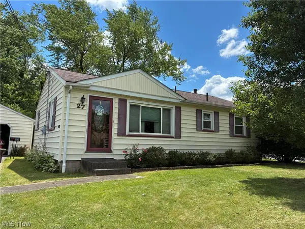 27 Woodland Drive, New Middletown, OH 44442
