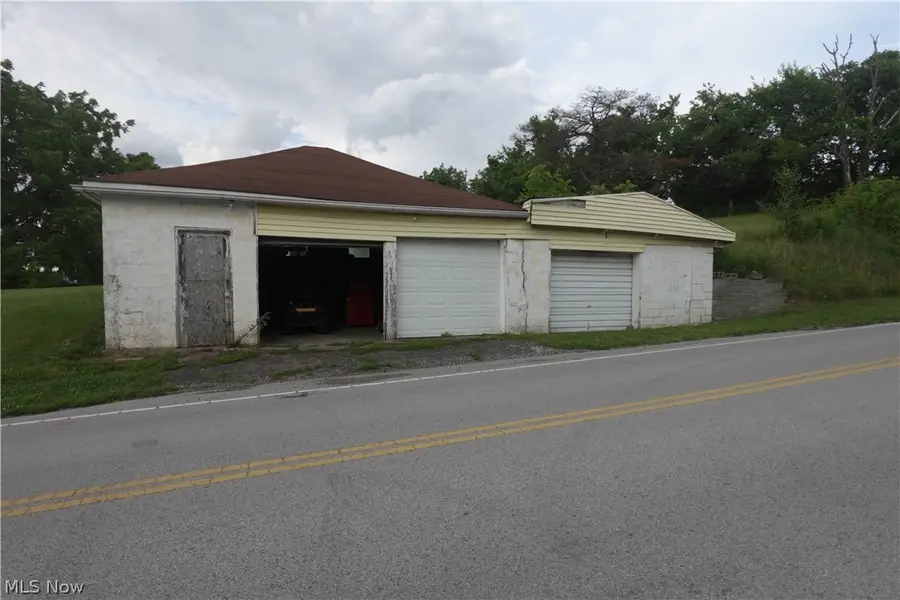 56085 Winding Hill Rd, Bellaire, OH 43906 - #3