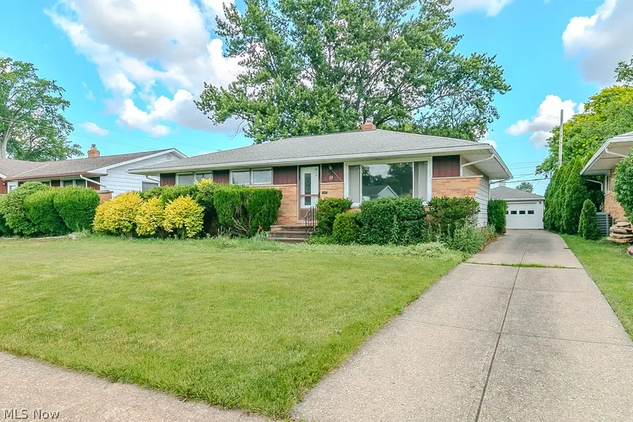 73 E Parkleigh Drive, Seven Hills, OH 44131 - #2