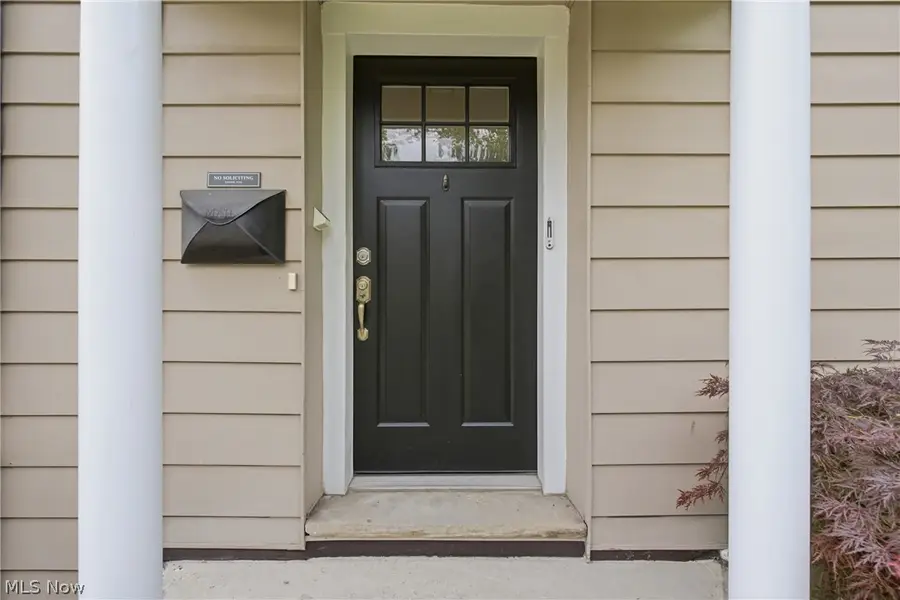 15712 Chadbourne Road, Shaker Heights, OH 44120 - #3