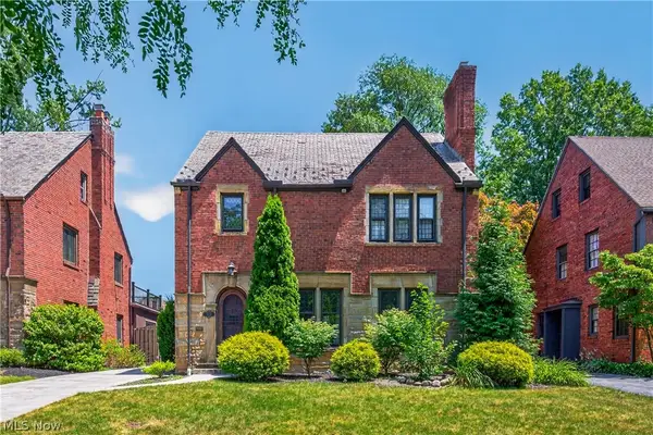 2621 Charney Road, University Heights, OH 44118