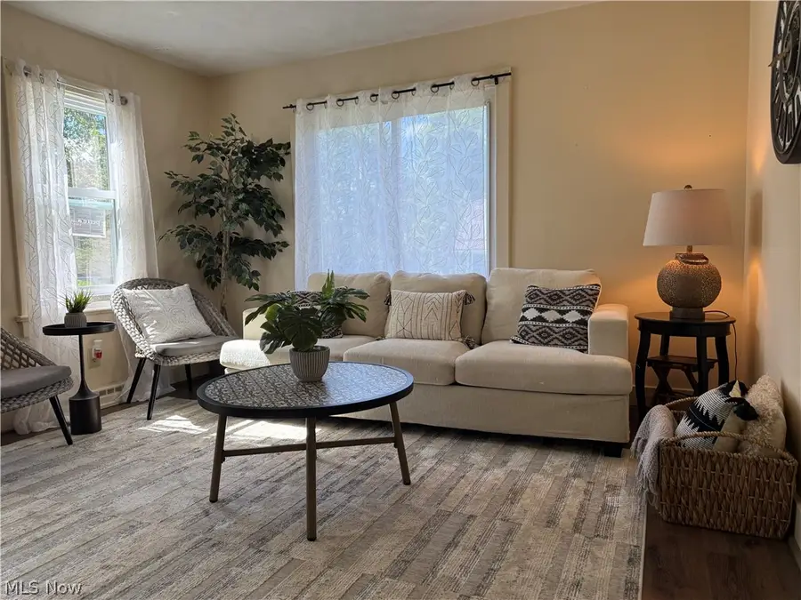 4563 Nutwood Nw Avenue, Champion, OH 44483 - #2