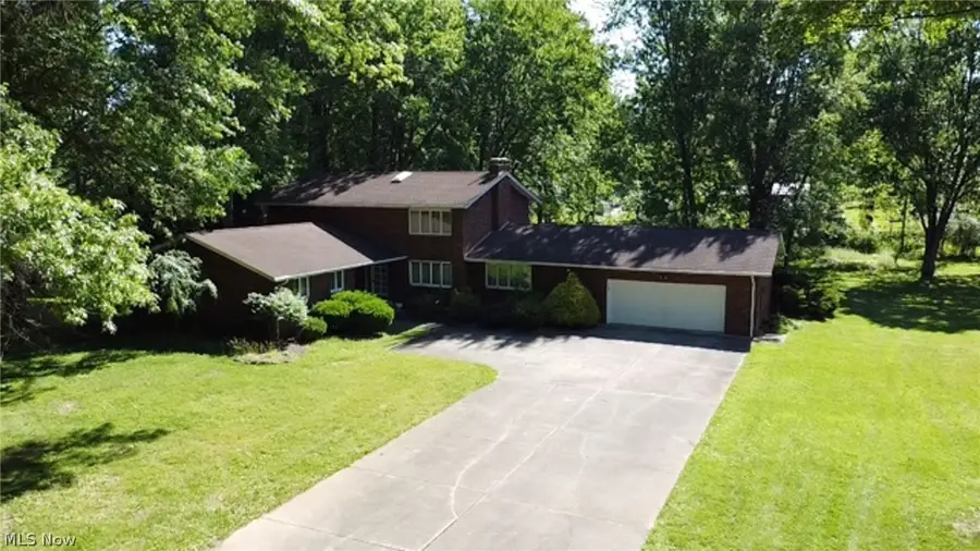 7421 W Parkside Drive, Youngstown, OH 44512 - #3