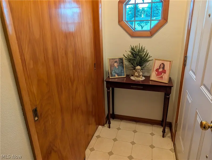 1124 W 37th Street, Lorain, OH 44052 - #2