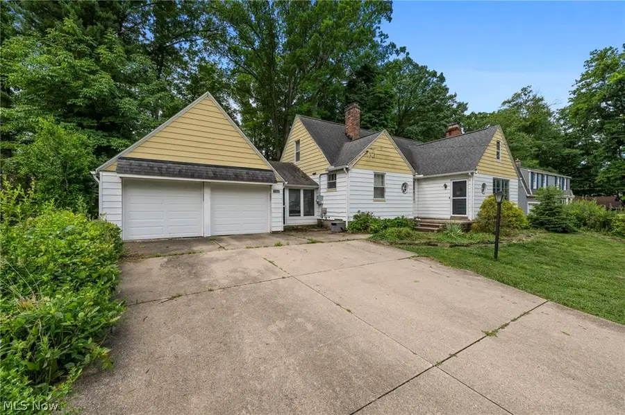 29408 Luxona Avenue, Wickliffe, OH 44092 - #3