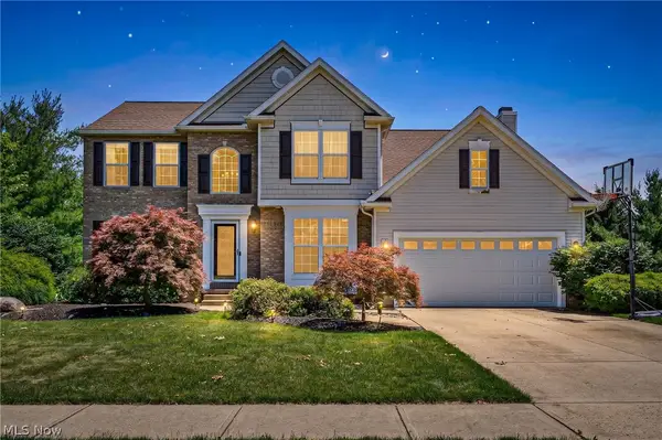 9195 Victoria Lane, North Ridgeville, OH 44039