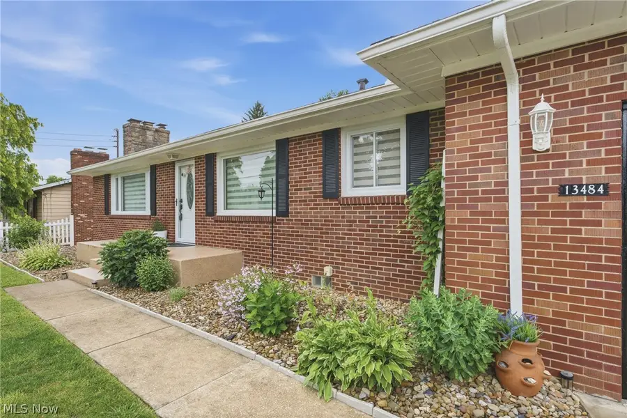 13484 Judy Nw Avenue, Uniontown, OH 44685 - #2