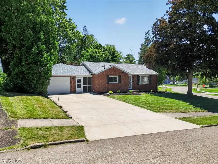 1807 Wicliff Ne Avenue, Massillon, OH 44646 - #2