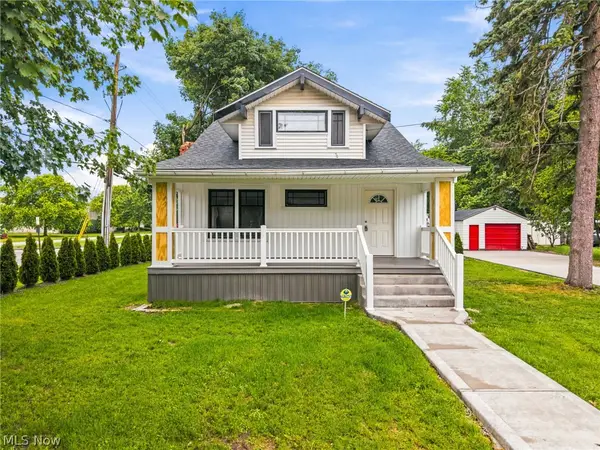 678 Essex Street, Akron, OH 44306