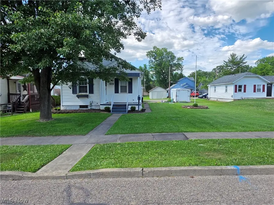 415 Winton Avenue, Zanesville, OH 43701 - #3