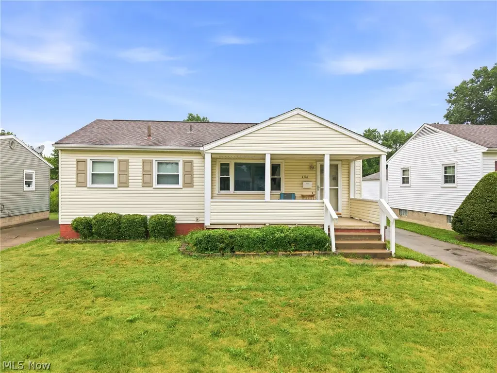 404 Elizabeth Street, Hubbard, OH 44425 - #1