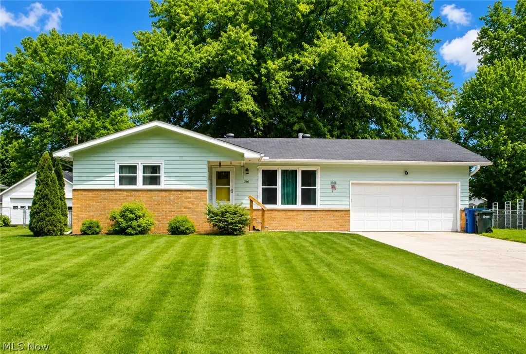 210 Oakdale Drive, South Amherst, OH 44001 - #1