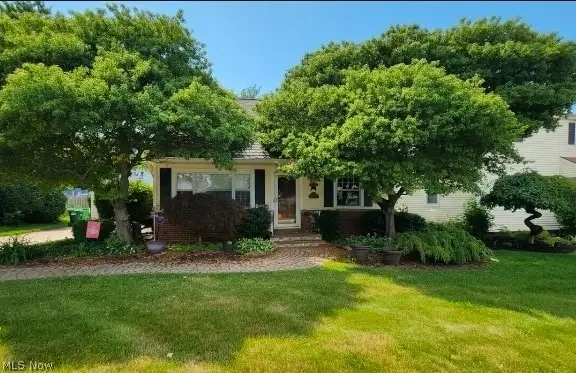 2182 Buena Vista Drive, Wickliffe, OH 44092