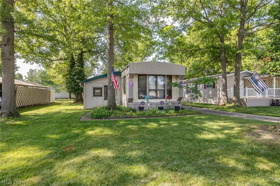 43 Parkway Drive, Olmsted, OH 44138 - #2