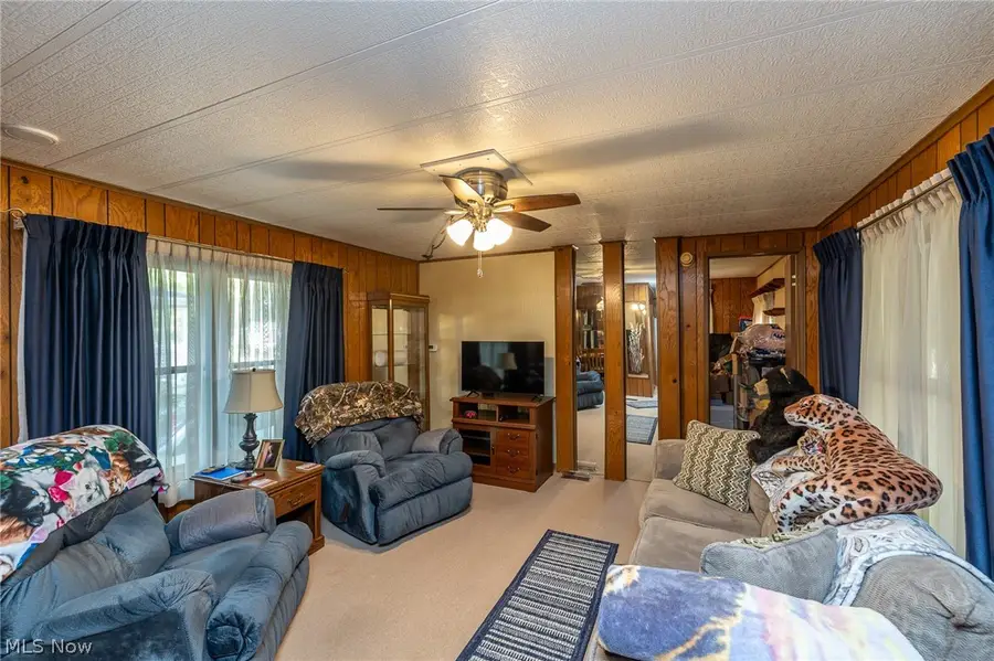 43 Parkway Drive, Olmsted, OH 44138 - #3