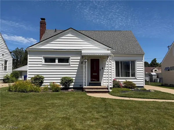 2720 Walbrook Avenue, Cleveland, OH 44109