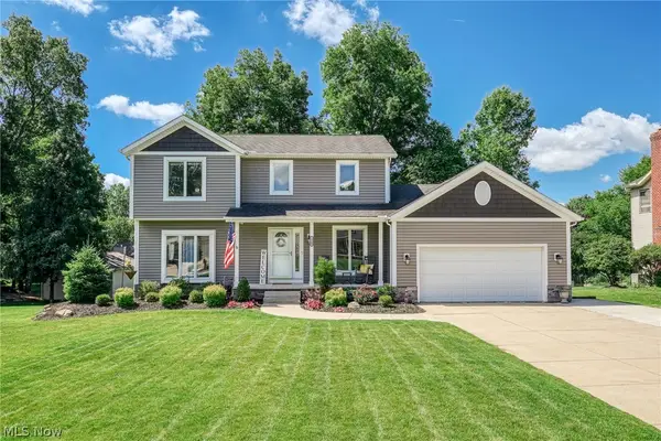1560 Applewood Way, Uniontown, OH 44685