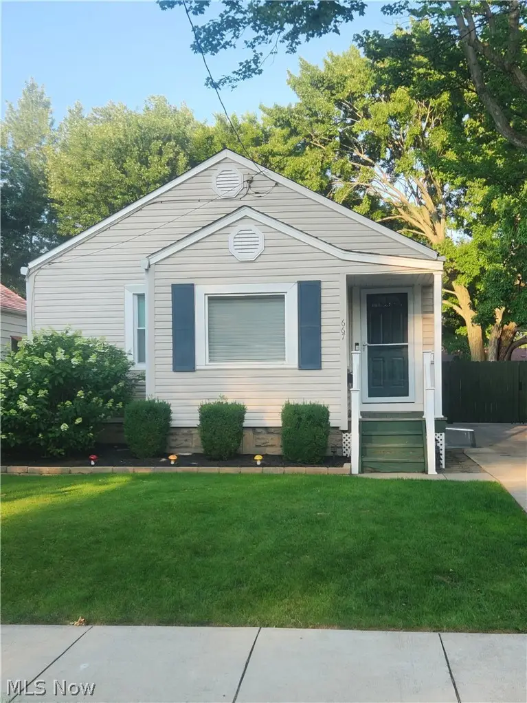 667 Essex Street, Akron, OH 44306 - #1
