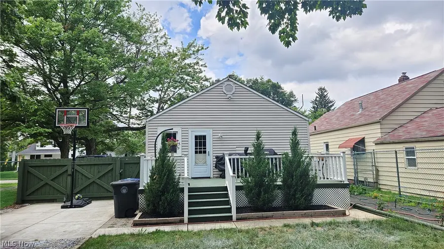 667 Essex Street, Akron, OH 44306 - #2