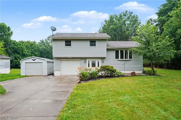 2704 Lyman Drive, New Franklin, OH 44216