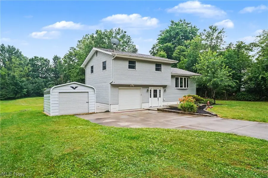 2704 Lyman Drive, New Franklin, OH 44216 - #2
