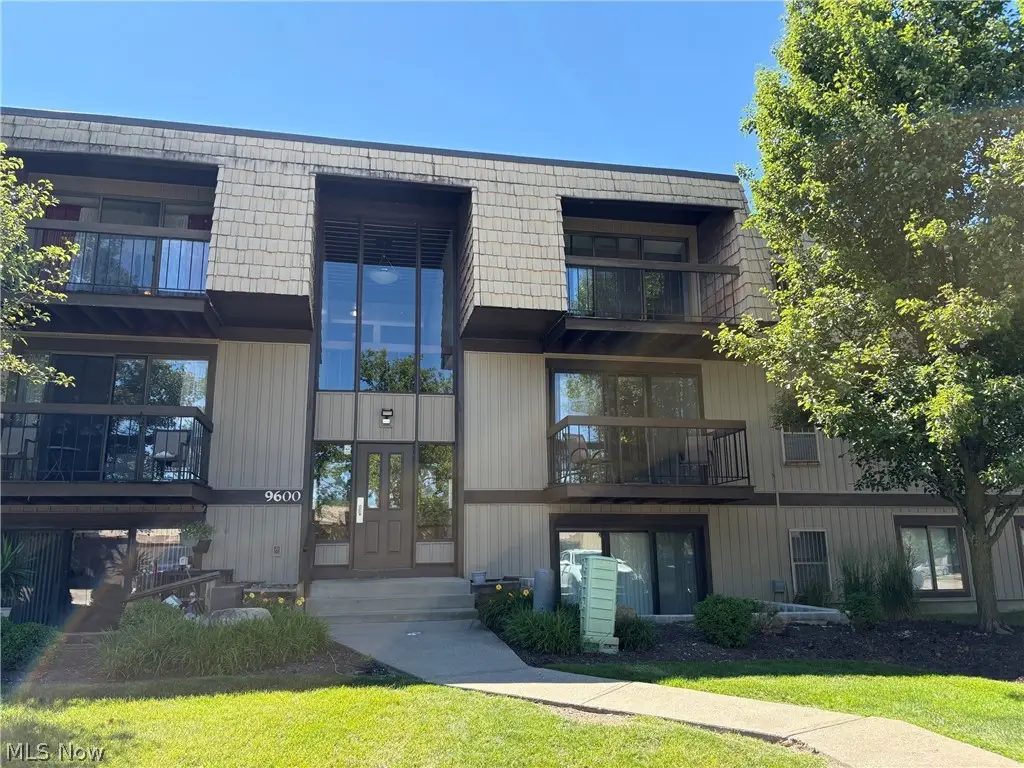 9600 Cove Drive #B2, North Royalton, OH 44133 - #1
