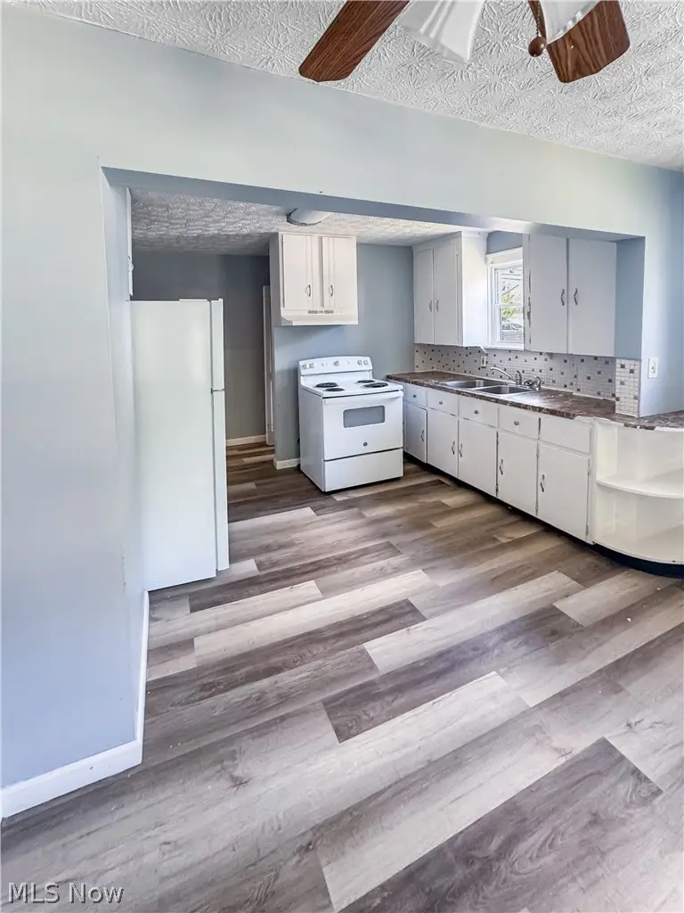 2041 13th Sw Street, Akron, OH 44314 - #3