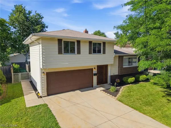 13610 Starlite Drive, Brook Park, OH 44142