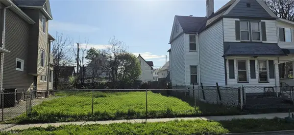 E 93 Street, Cleveland, OH 44106