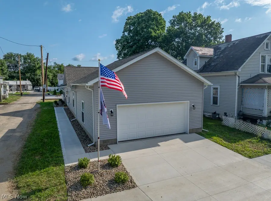 347 Ray Ne Avenue, New Philadelphia, OH 44663 - #2