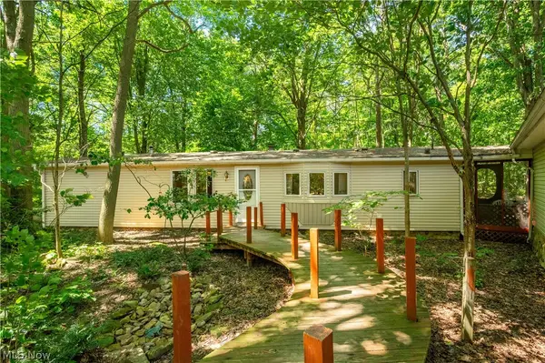 121 Skeleton Nw Road, Dellroy, OH 44620
