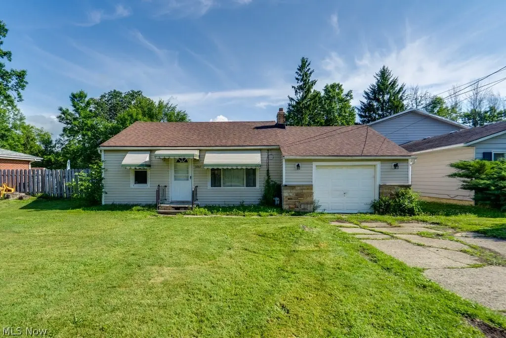 1064 Orchard Avenue, Aurora, OH 44202 - #1