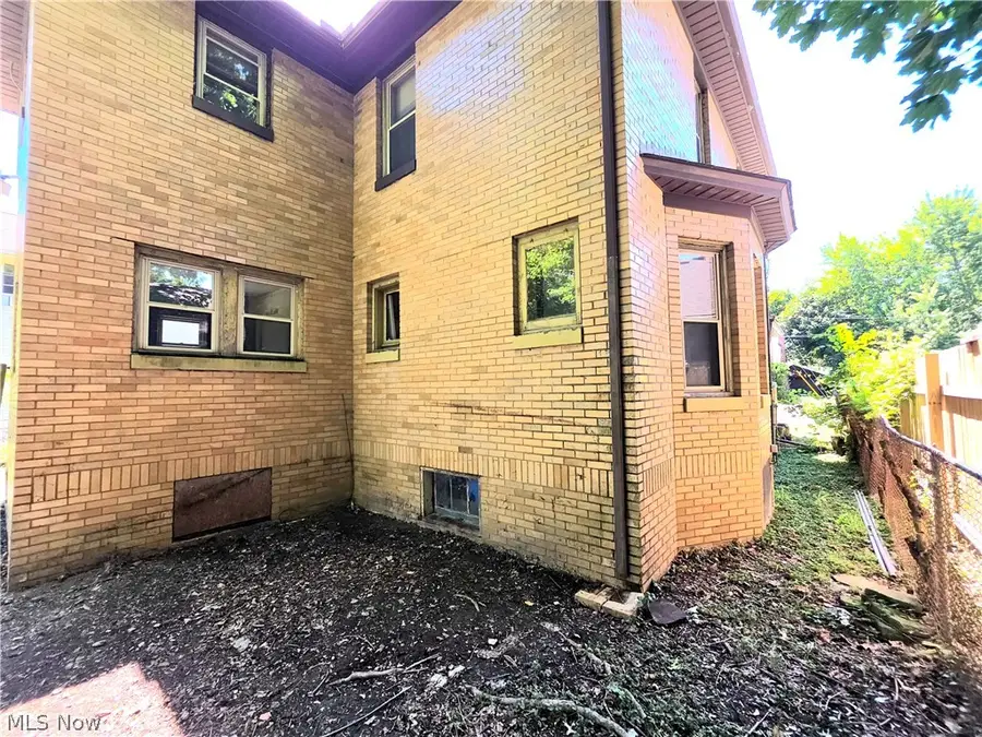 330 W 28th Street, Lorain, OH 44055 - #3