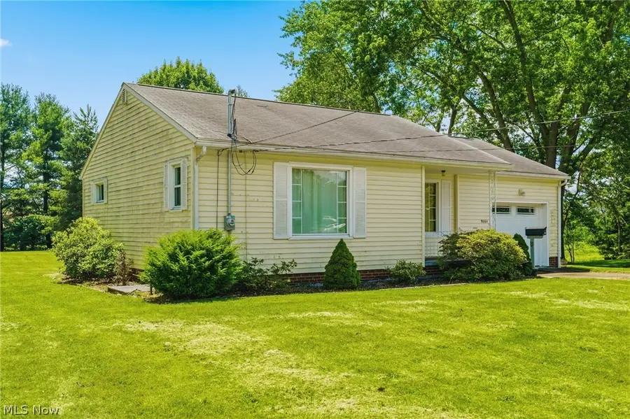 9864 Louisville Ne Street, Nimishillen, OH 44710 - #2
