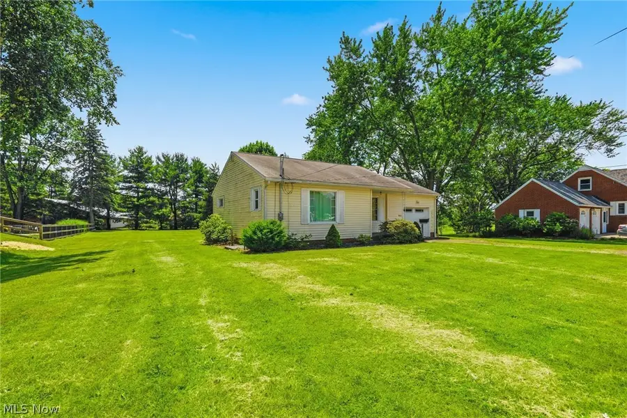 9864 Louisville Ne Street, Nimishillen, OH 44710 - #3