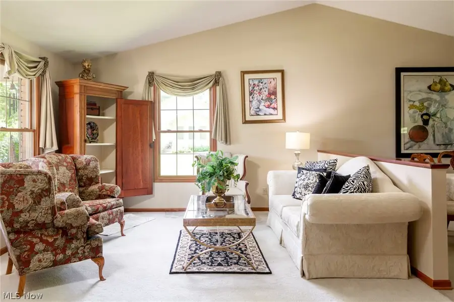 887 Manor Circle, Howard, OH 43028 - #2