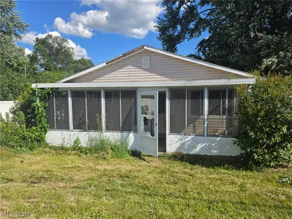 49 E Muskingum Avenue, Dresden, OH 43821