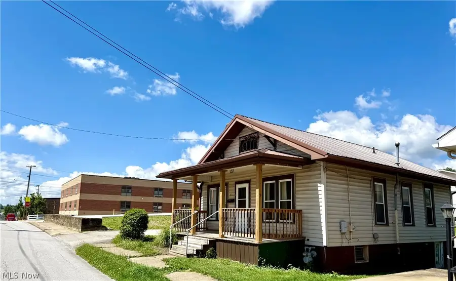 216 N Broadway Street, Barnesville, OH 43713 - #2