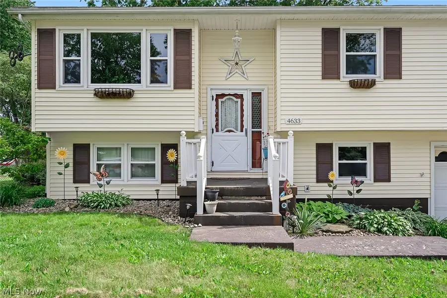 4633 Barrington Drive, Austintown, OH 44515 - #2
