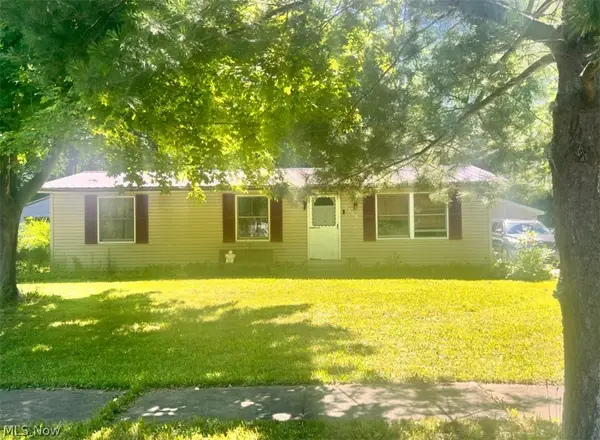 7300 Cliff Drive, Ravenna, OH 44266