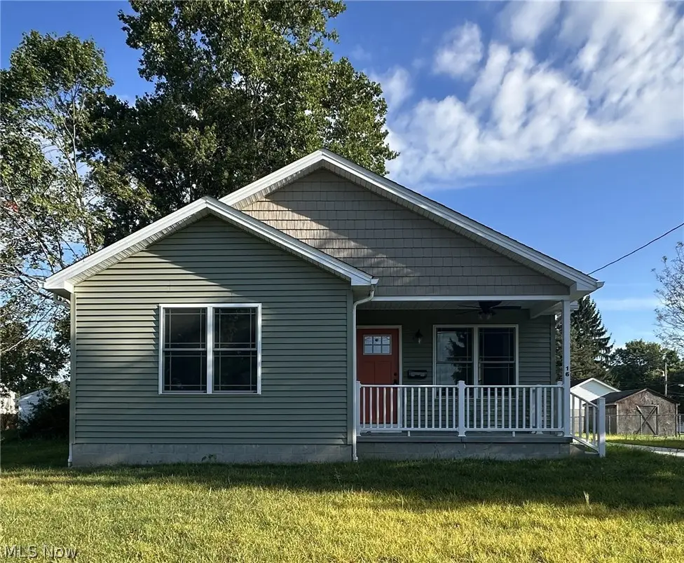 16 E Haywood Avenue, Struthers, OH 44471 - #1