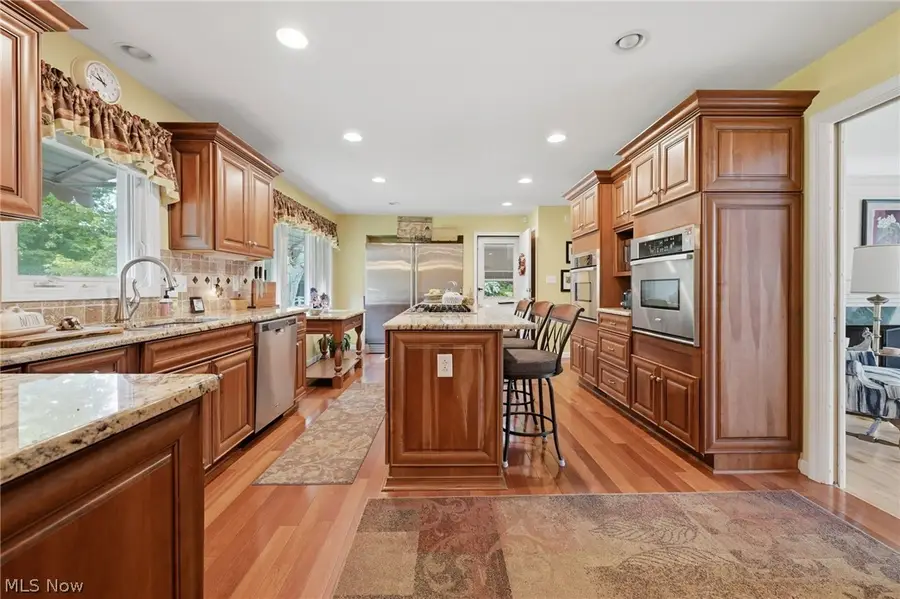 6975 Columbia Road, Olmsted Falls, OH 44138 - #2